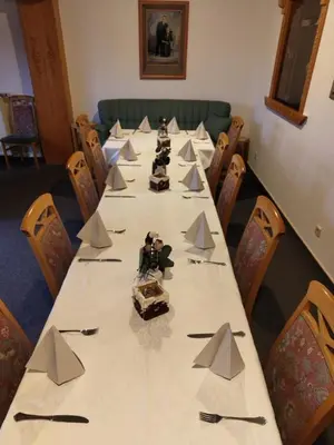 Ein Restaurant oder anderes Speiselokal in der Unterkunft Landgasthof Zur Post
