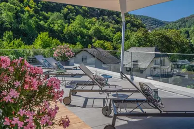 Ein allgemeiner Bergblick oder ein Berglick von des Hotels aus