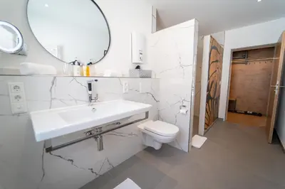 Ein Badezimmer in der Unterkunft Hotel Zur Traube