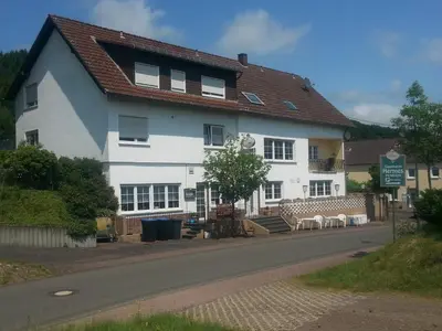 Das Gebäude in dem sich die Pension befindet