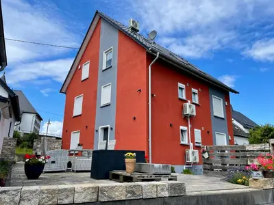 Das Gebäude in dem sich die Ferienwohnung befindet