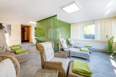 Ein Sitzbereich in der Unterkunft Waldesblick, Hotel-Restaurant