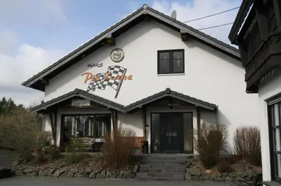 Das Gebäude in dem sich das Bed & Breakfast befindet