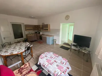 Küche/Küchenzeile in der Unterkunft Ruhiges ein Zimmer Wohnung