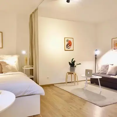 Modernes Studio-Apartment mit privatem Stellplatz für bis zu 4 Personen nur wenige Minuten zur Mosel & Stadt
