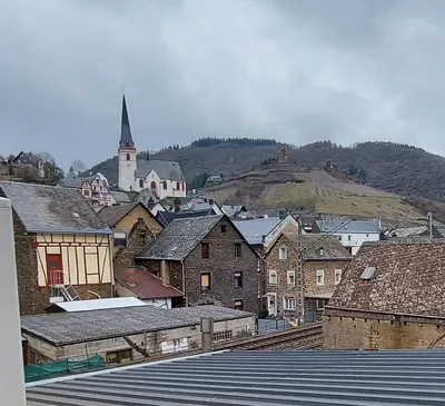 Ein allgemeiner Bergblick oder ein Berglick von der Ferienwohnung aus