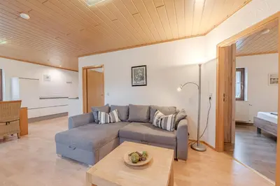 Ein Sitzbereich in der Unterkunft Ferienwohnung Kardinalsberg Bernkastel-Kues