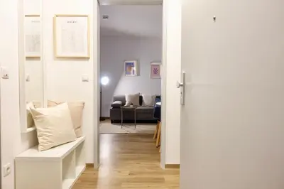 Ein Sitzbereich in der Unterkunft Modernes Studio-Apartment mit privatem Stellplatz für bis zu 4 Personen nähe Mosel & Weinberge und stadtnah