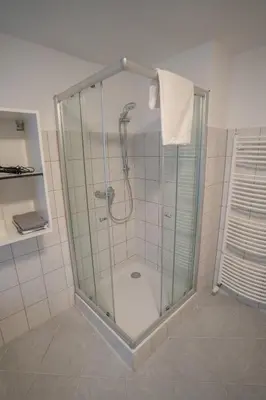 Ein Badezimmer in der Unterkunft 4-Zimmer Haus, 2-Bäder 140qm bis zu 11 Personen