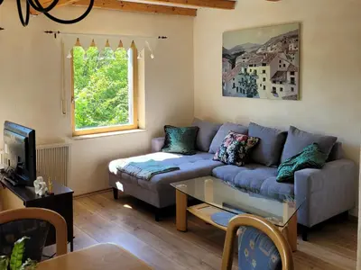 Ein Sitzbereich in der Unterkunft Ferienwohnung im Haus Waldblick