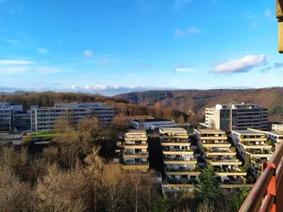 Ein allgemeiner Bergblick oder ein Berglick von der Ferienwohnung aus