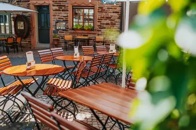 Ein Restaurant oder anderes Speiselokal in der Unterkunft RATSKELLER Hotel & Restaurant