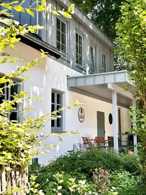 Das Gebäude in dem sich die Ferienwohnung befindet