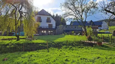 Ein Garten an der Unterkunft Ferienwohnungen und Gästezimmer Friedrichs