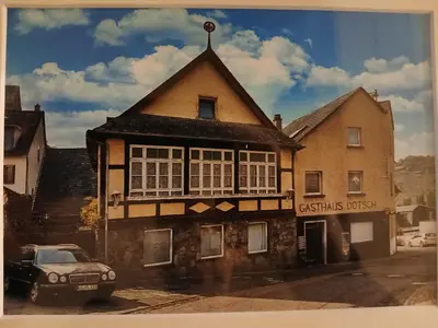 Das Gebäude in dem sich das Privatzimmer befindet
