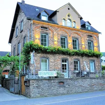 Ferienwohnungen by Weingut Hommes in Ernst Mosel