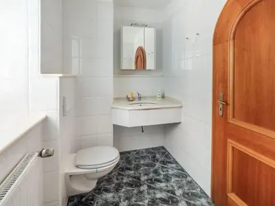Ein Badezimmer in der Unterkunft Luxurious holiday home with a nice private garden