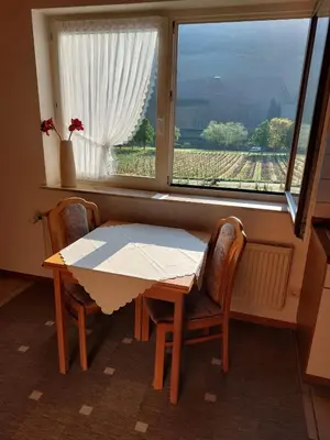 Ein allgemeiner Bergblick oder ein Berglick von des Bed & Breakfasts aus
