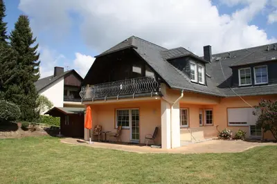 Das Gebäude in dem sich die Ferienwohnung befindet