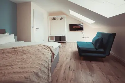 TV/Unterhaltungsangebot in der Unterkunft Exklusive Ferienwohnung an der Mosel - Top Ausstattung - Dachterrasse - E-Ladestation - Netflix