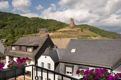 Ein allgemeiner Bergblick oder ein Berglick von der Ferienwohnung aus