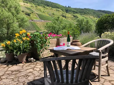 Ein allgemeiner Bergblick oder ein Berglick von der Ferienwohnung aus