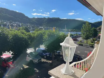 Ein allgemeiner Bergblick oder ein Berglick von der Pension aus