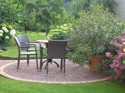 Ein Garten an der Unterkunft Gästehaus Weberskirch