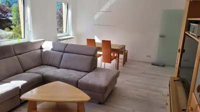 Ein Sitzbereich in der Unterkunft Ferienwohnung Malbergblick klassifiziert mit 4 DTV-Sternen