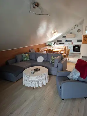 Ein Sitzbereich in der Unterkunft Ferienwohnung Sonnenschein