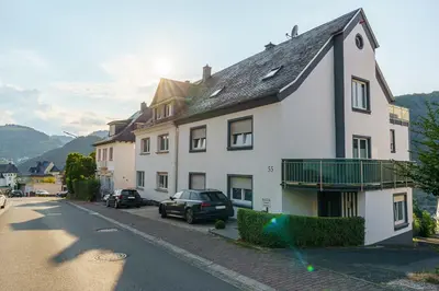 Ein allgemeiner Bergblick oder ein Berglick von der Ferienwohnung aus