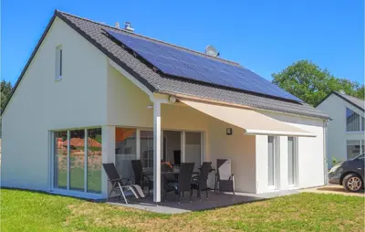 Das Gebäude in dem sich das Ferienhaus befindet
