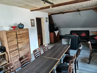 Ein Sitzbereich in der Unterkunft Ferienhaus Stahlbergblick