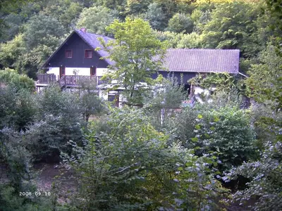 Ein Garten an der Unterkunft Neumühle Ferienwohnung 2
