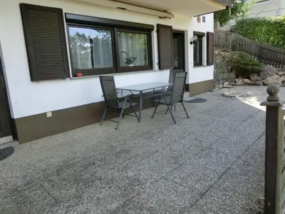 Ein Patio oder anderer Außenbereich in der Unterkunft Einliegerwohnung in Stromberg-Schindeldorf