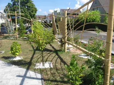 Ein Garten an der Unterkunft Diamond house deluxe 9 Koblenz