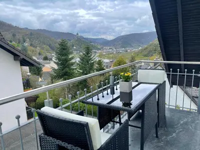 Ein allgemeiner Bergblick oder ein Berglick von der Ferienwohnung aus