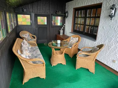 Ein Sitzbereich in der Unterkunft Ferienhaus Eifelblick