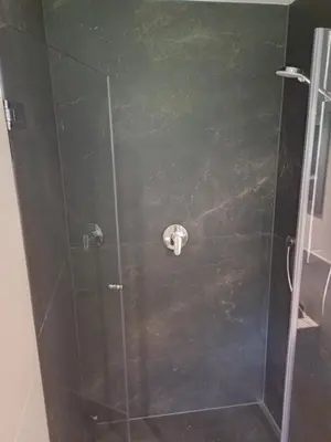 Ein Badezimmer in der Unterkunft Adenauer Cottage