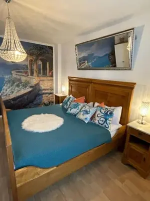 Ein Bett oder Betten in einem Zimmer der Unterkunft *NEU* Extravagantes Eifelhaus am Nürburgring