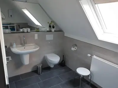 Ein Badezimmer in der Unterkunft Ferienwohnung Ganz Oben, Stadtmitte Hermeskeil