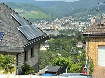Ein allgemeiner Bergblick oder ein Berglick von der Ferienwohnung aus