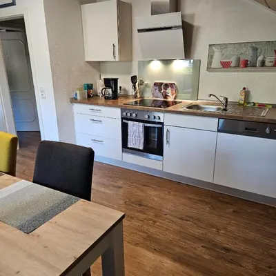 Küche/Küchenzeile in der Unterkunft Am Lindenbaum, Ferienwohnung in Siebenbach am Nürburgring