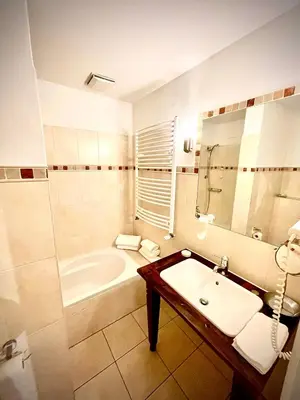 Ein Badezimmer in der Unterkunft Hotel zur Römerbrücke