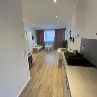 BG Living & Hosting - Stylish Luxury Apartments in the City Center - Parking
