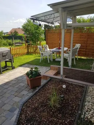 Ein Garten an der Unterkunft Ferienwohnung BeLa, Nähe Nürburgring