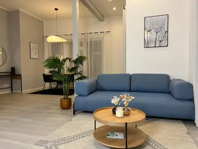 Ein Sitzbereich in der Unterkunft Loft Traben - Atelierwohnung nahe Moselufer-Garage, Wallbox