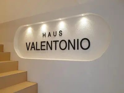 Ein Zertifikat, Auszeichnung, Logo oder anderes Dokument, das in der Unterkunft Haus Valentonio ausgestellt ist