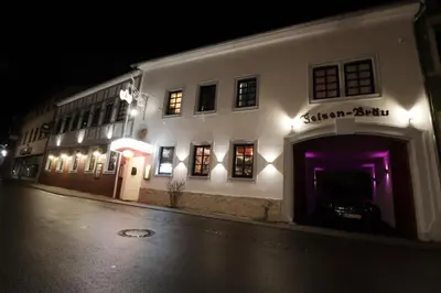 Das Gebäude in dem sich das Hotel befindet