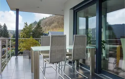Ein allgemeiner Bergblick oder ein Berglick von des Ferienhauses aus